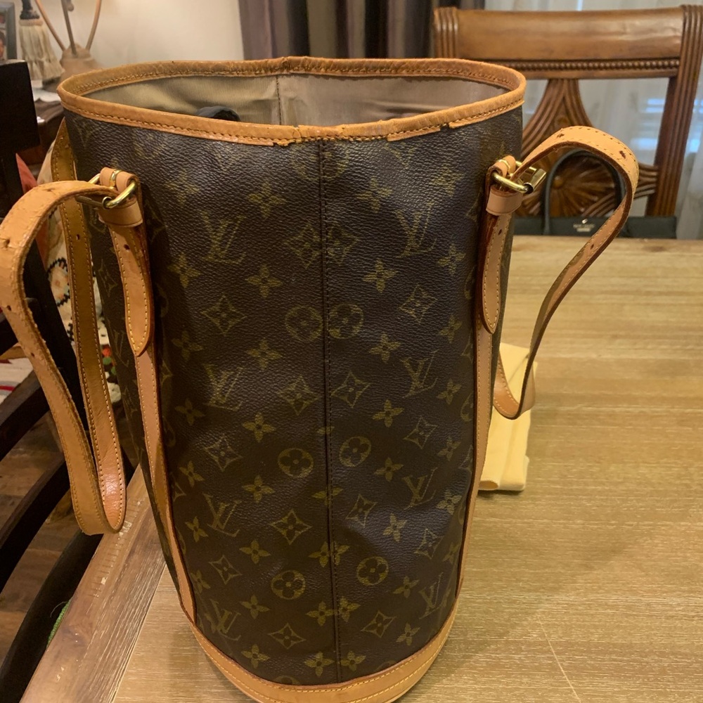 Louis Vuitton authentic monogram, GM bucket bag - Picture 8 of 16